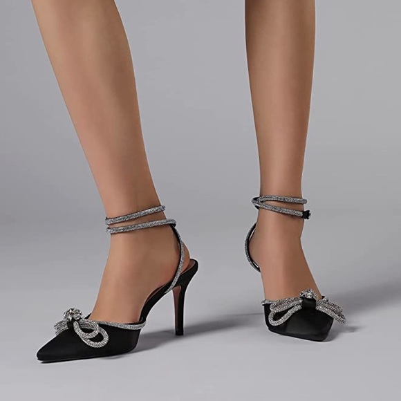 Lullie Black Suede Rhinestone Ankle Strap Pointed-Toe Pumps |  clube.zeros.eco